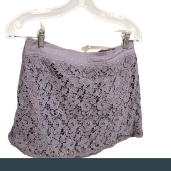 Abercrombie & Fitch Dresses & Skirts - Abercrombie Gray Lace mini L‎